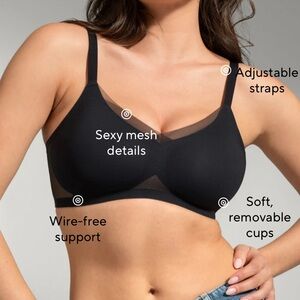 Honey Love. Crossovers Bra.
Black lace S